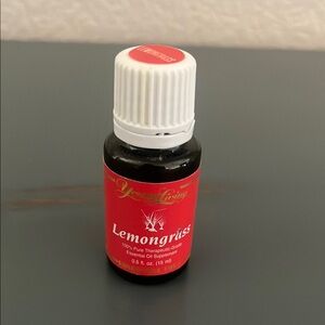 Young Living Lemongrass Essential Oil - Red